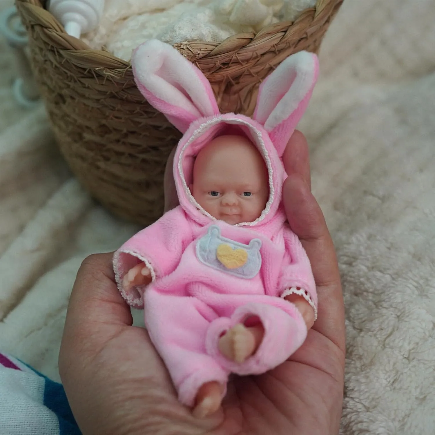 4.5 Inch Mini Reborn Baby Dolls ，Silicone Baby Girl Sarah,Tiny Silicone Baby Dolls ，Mini Realistic Newborn Baby Dolls Silicone Full Body Stress Relief