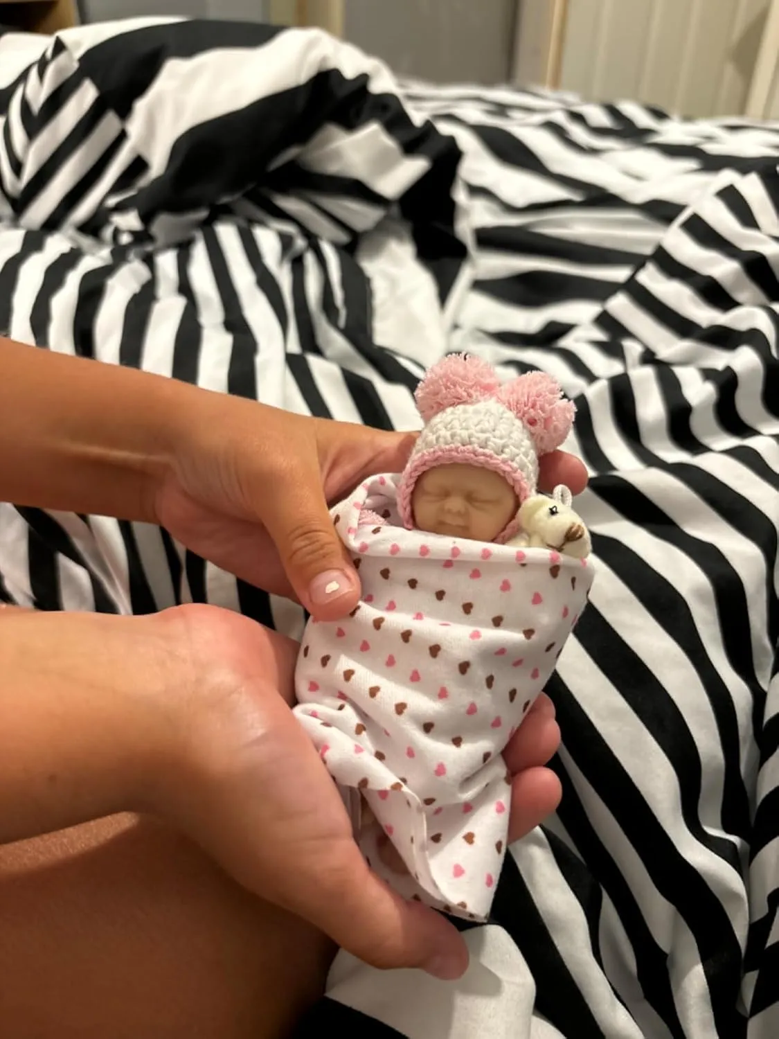 4.5 Inch Mini Silicone Baby, Reborn Baby Dolls Silicone Full Body Girl,Realistic Sleeping Newborn Baby Miniature Palm-Sized Decompression Toy with Feeding Accessories