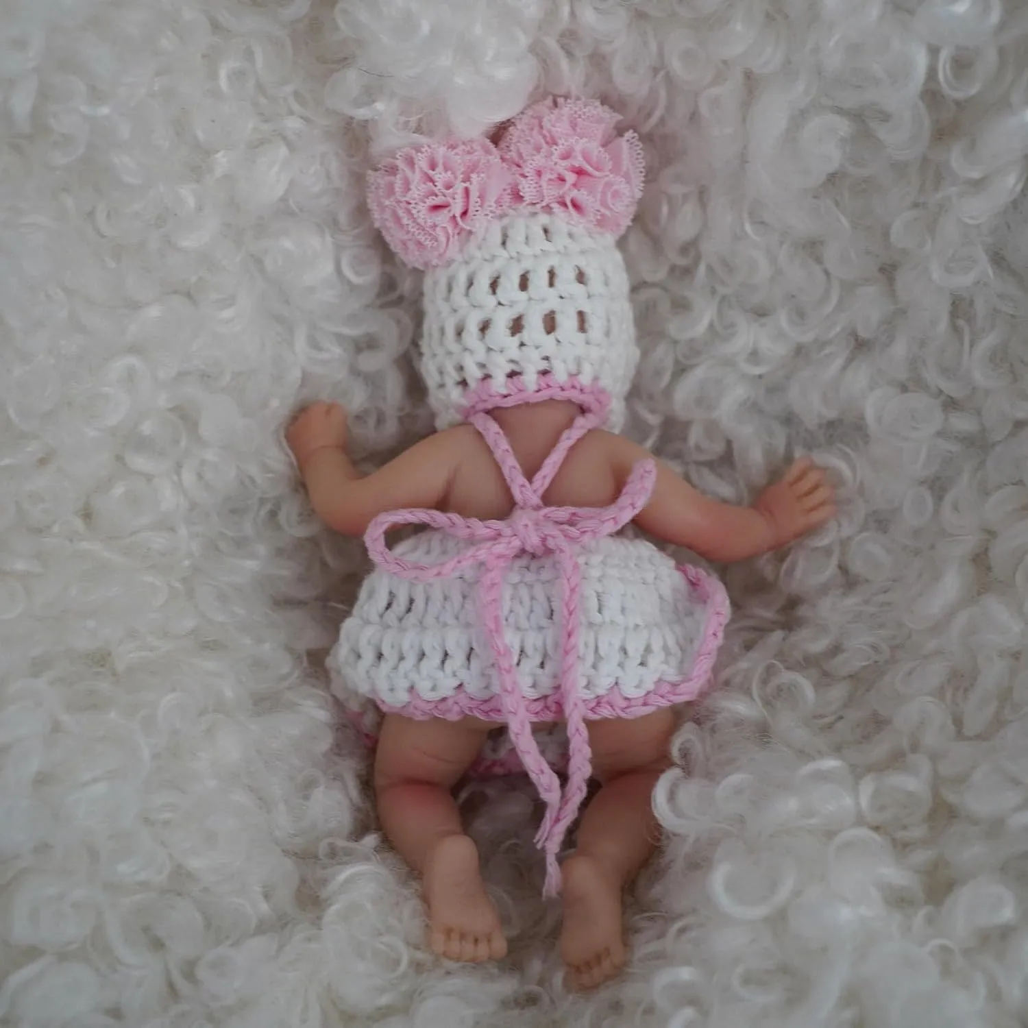 4.5 Inch Mini Silicone Baby, Reborn Baby Dolls Silicone Full Body Girl,Realistic Sleeping Newborn Baby Miniature Palm-Sized Decompression Toy with Feeding Accessories
