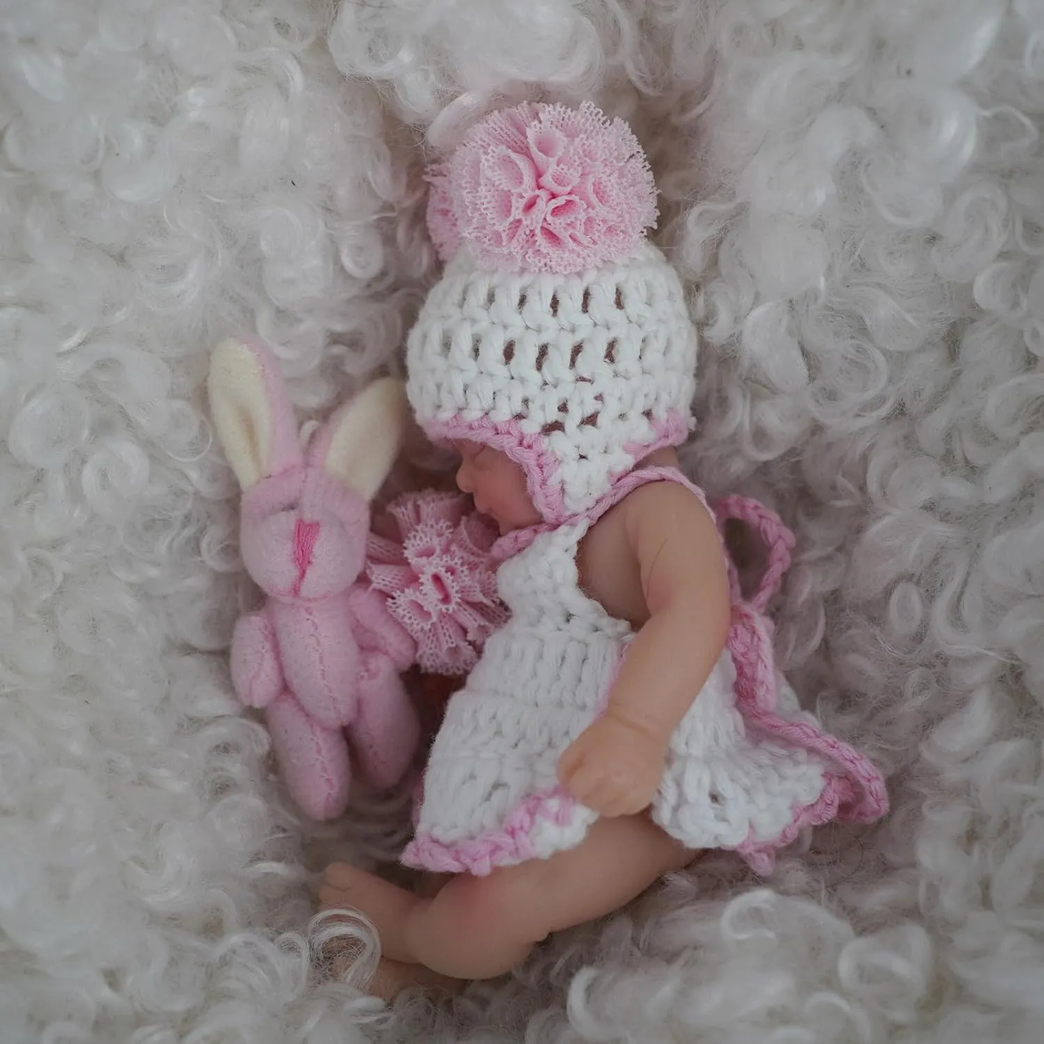 4.5 Inch Mini Silicone Baby, Reborn Baby Dolls Silicone Full Body Girl,Realistic Sleeping Newborn Baby Miniature Palm-Sized Decompression Toy with Feeding Accessories