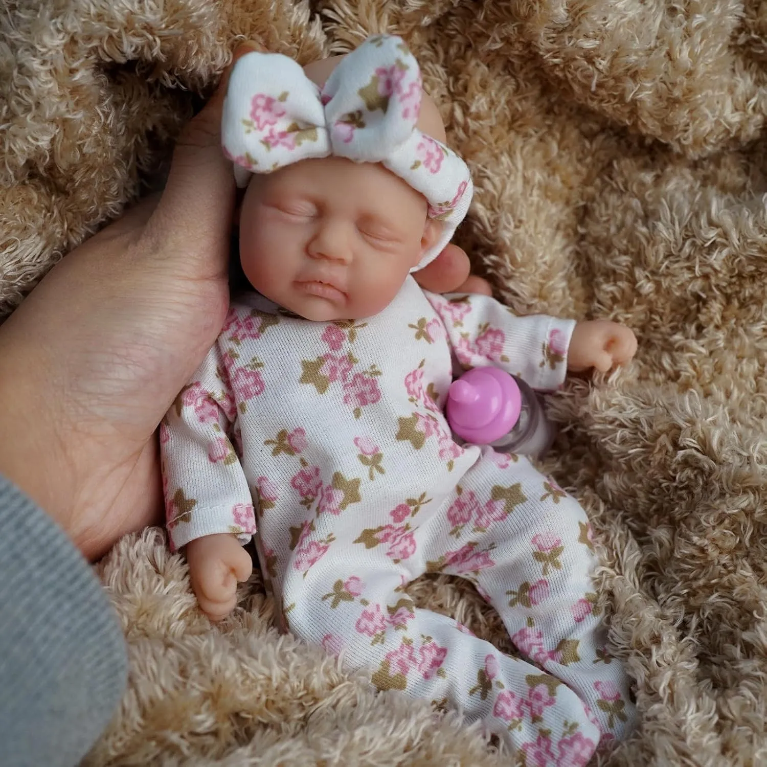 7" Girl Micro Preemie Full Body Silicone Baby Doll ，Realistic Newborn Baby Doll Real Life Miniature Baby Doll with Feeding Accessories