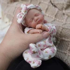 7" Girl Micro Preemie Full Body Silicone Baby Doll ，Realistic Newborn Baby Doll Real Life Miniature Baby Doll with Feeding Accessories