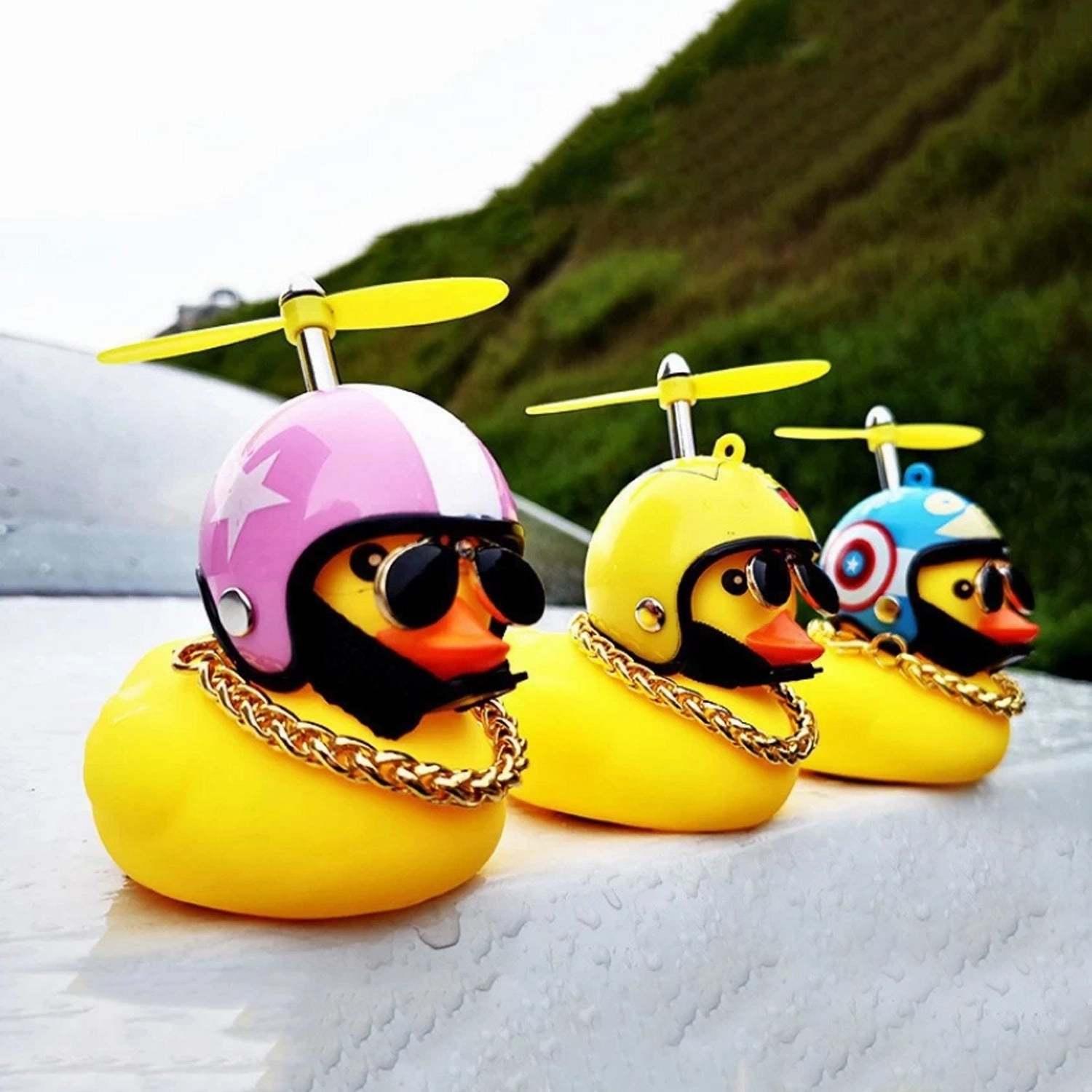 Beautiful Duck Car Ornaments Duck Bicycle Bell with Propeller Helmet (1 Pc / Mix Design)