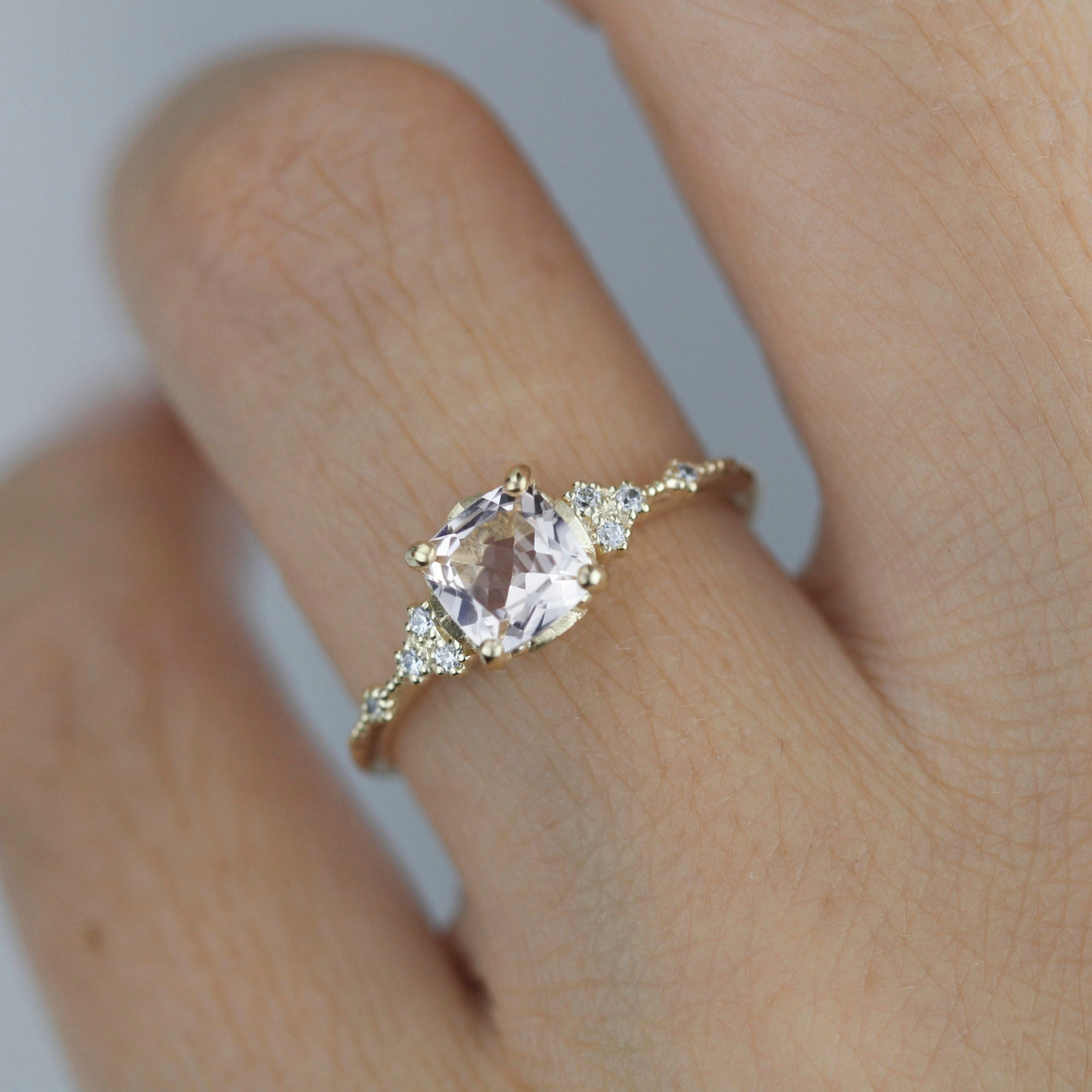 Cushion cut morganite and diamond ring | R 353MO