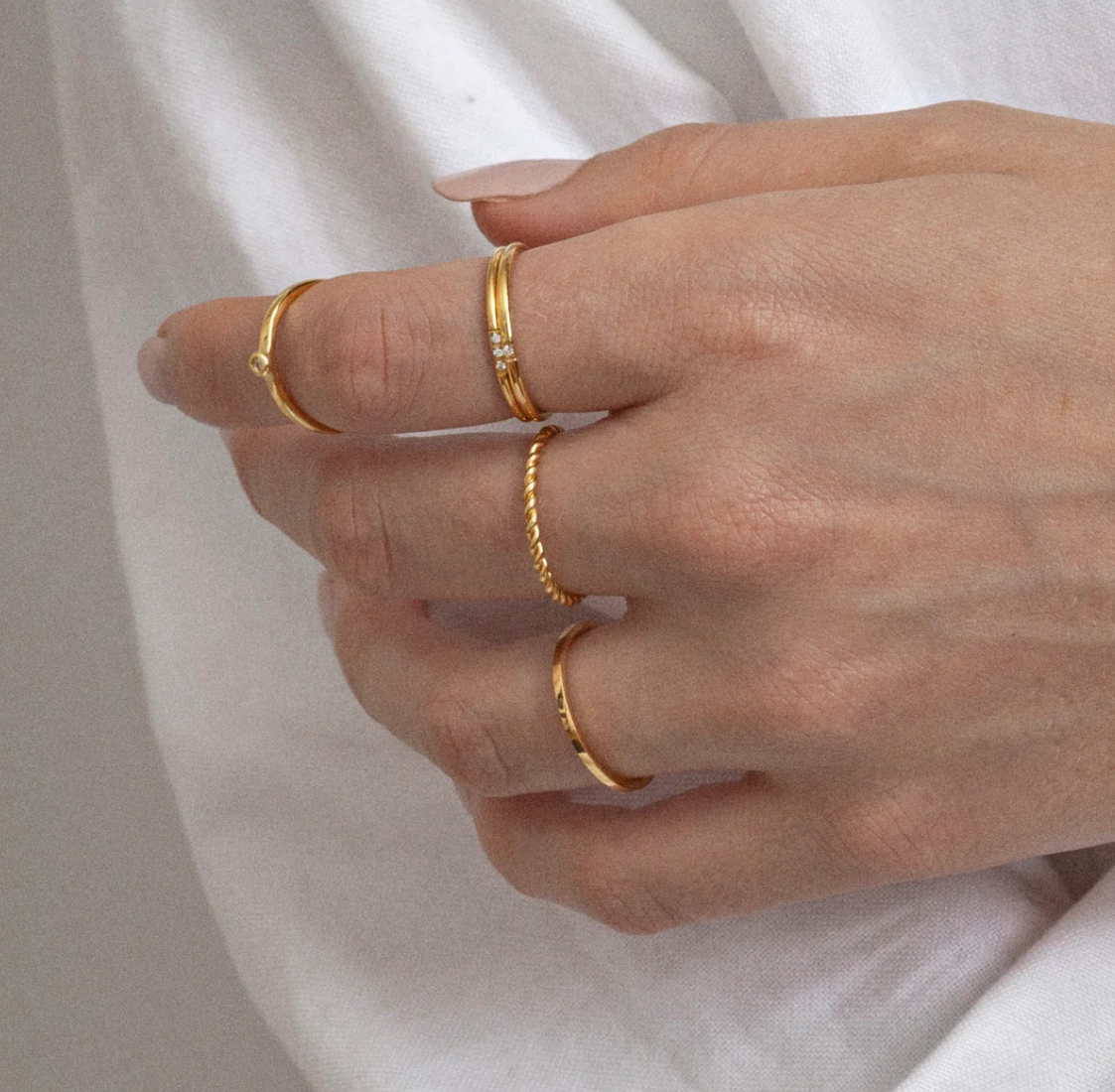 Evi - Simple Sleek Ring Stainless Steel