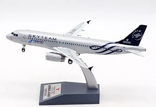 for Aviation for China Southern Airlines SKYTEAM A320-200 B-1696 1:200 DIECAST Aircraft Pre-builded Model
