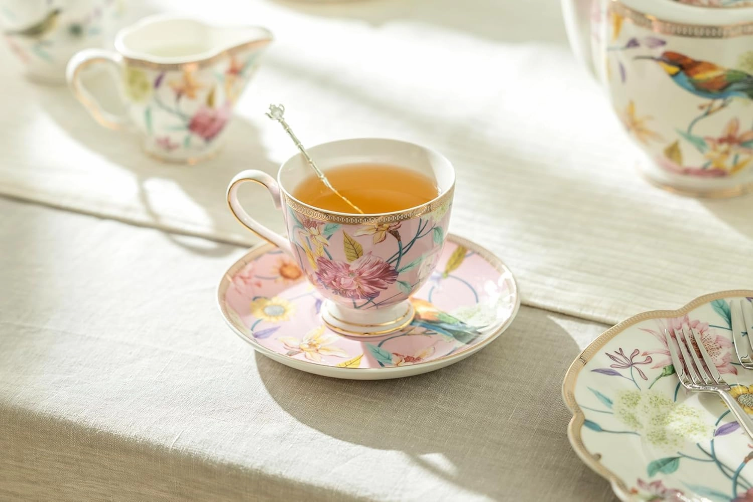 Grace Teaware Spring Flowers with Hummingbird Fine Porcelain Tea Cup and Saucer (Pink), Regular