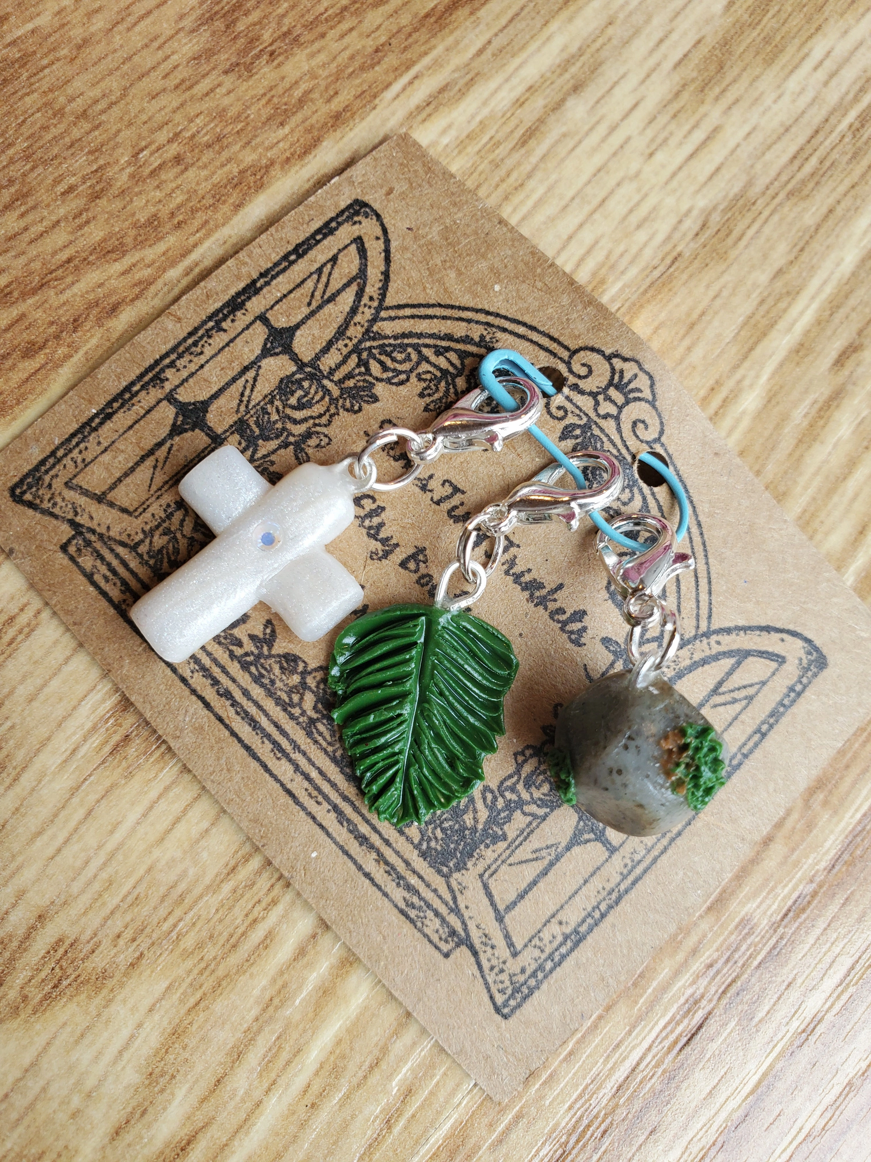 He is risen trinket pack