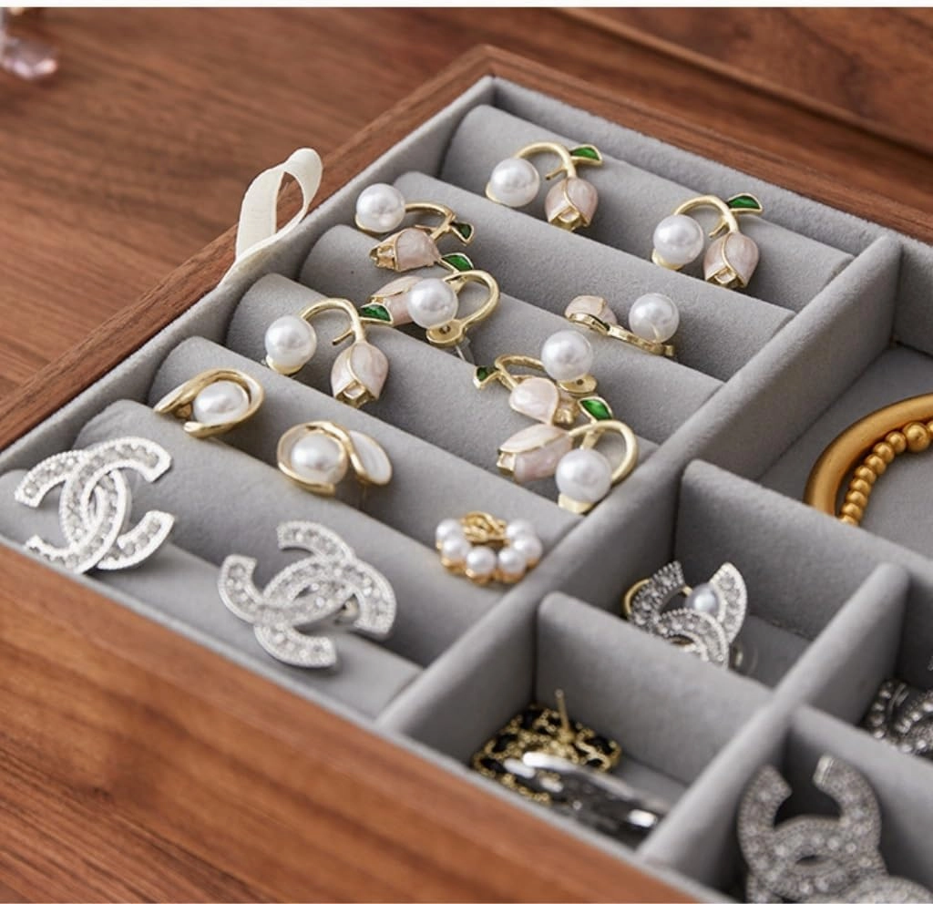 Jewelry Storage Box Simple Light Luxury Necklace Watch Black Walnut Wood Jewelry Box Solid Wood Jewelry Anti-oxidation Storage Box Girls' Christmas Gift(Gray)