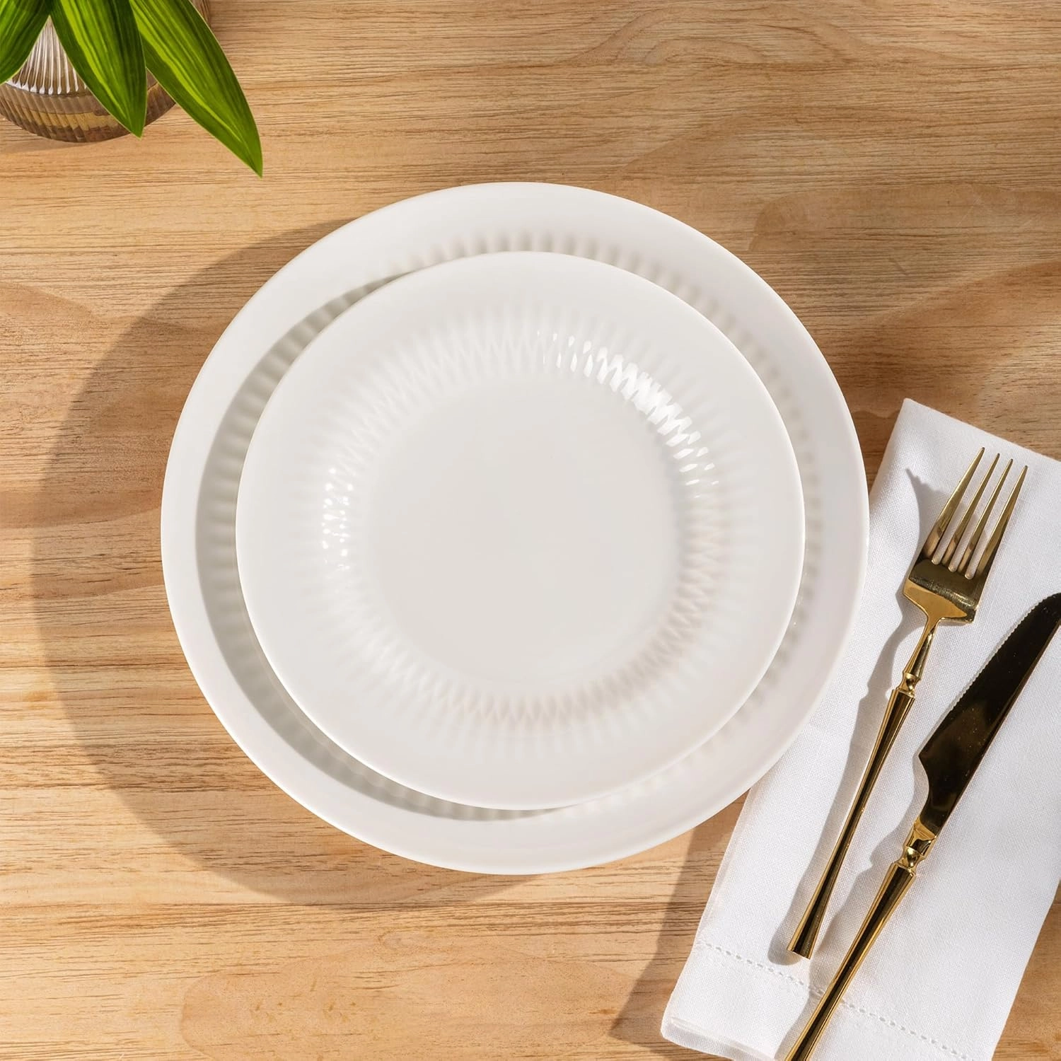 LERATIO Ceramic Dinnerware Sets,Handcraft Plates and Bowls Sets,Highly Chip and Crack Resistant | Dishwasher & Microwave & Oven Safe Dishes set,Service for 4 (12pc)-lucent White