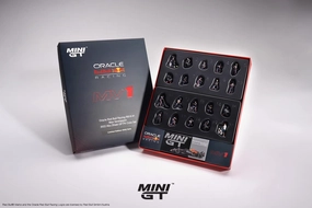 Mini GT Oracle Red Bull Racing RB18 #1 Max V. 2022 Abu Dhabi GP Pit Crew Set