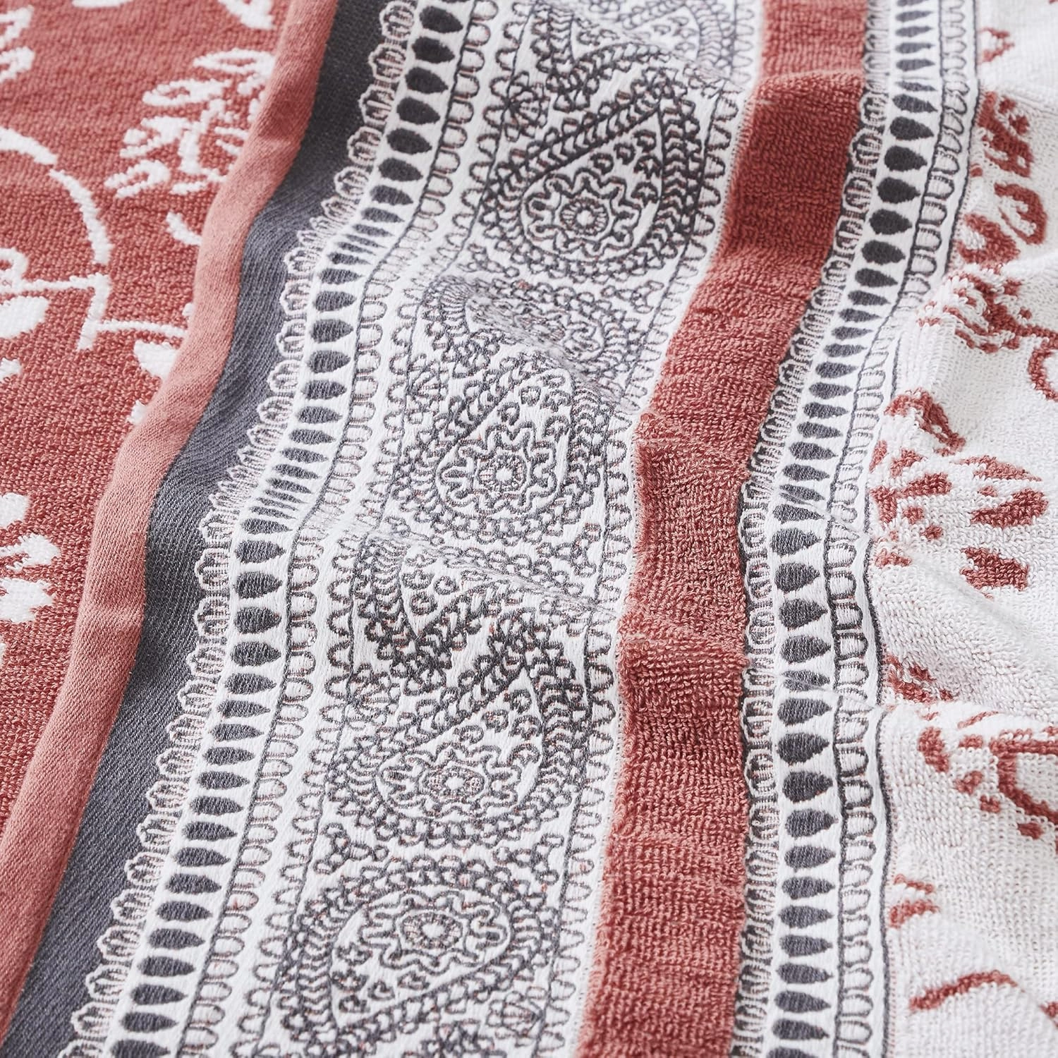 Modern Threads 6 Piece Set, 2 Bath Towels, 2 Hand Towels, 2 Washcloths Yarn Dyed Jacquard/Solid Towel Set Ophelia Clay