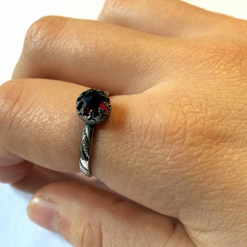 Red Garnet Silver Engagement Ring - Simple Dream.