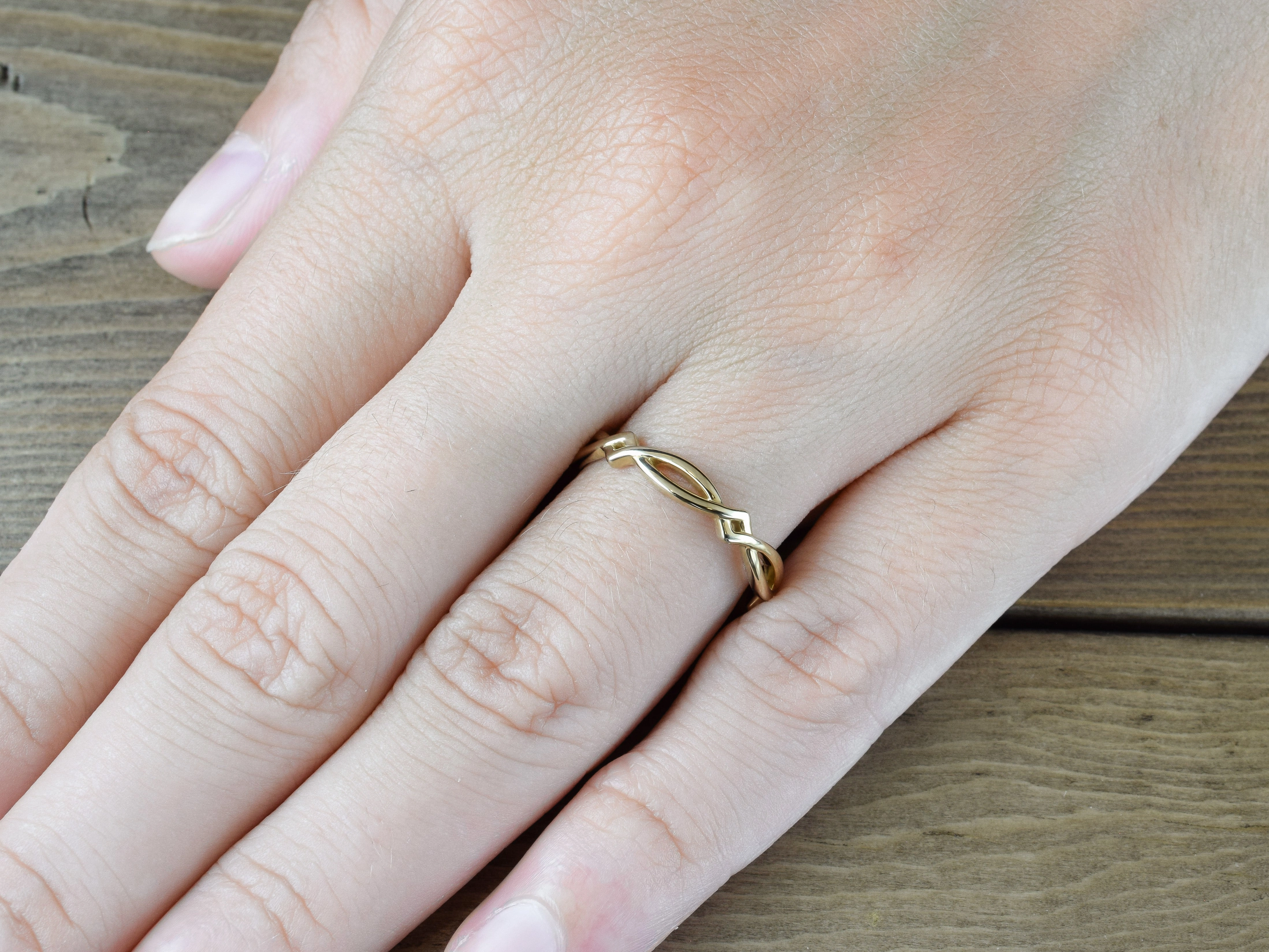 Simple Celtic Weave Band
