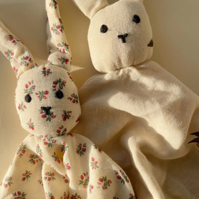 Sleepy Rabbit - Cherry
