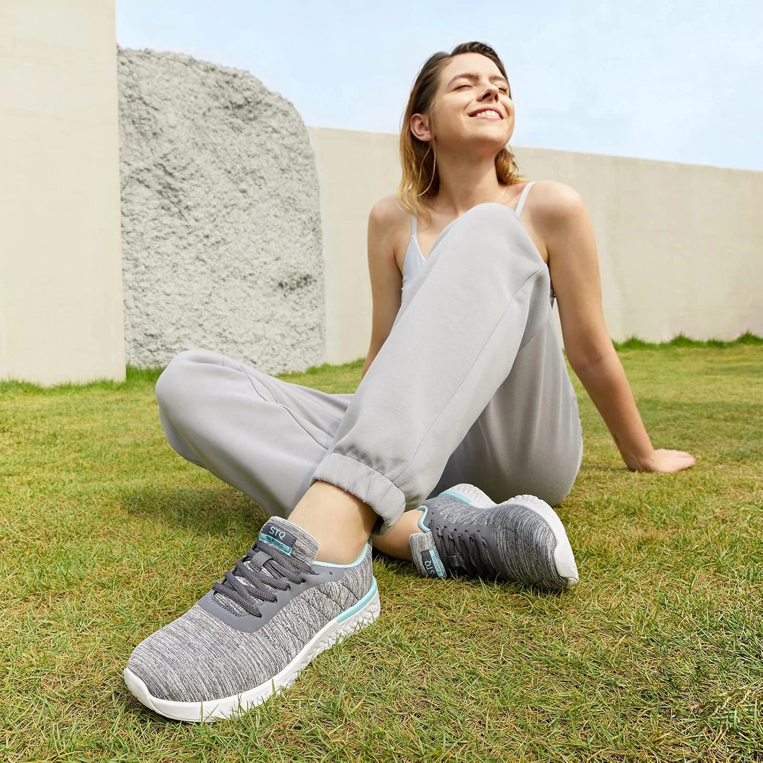 STQ Walking Shoes for Women Lace Up Lightweight Tennis Shoes