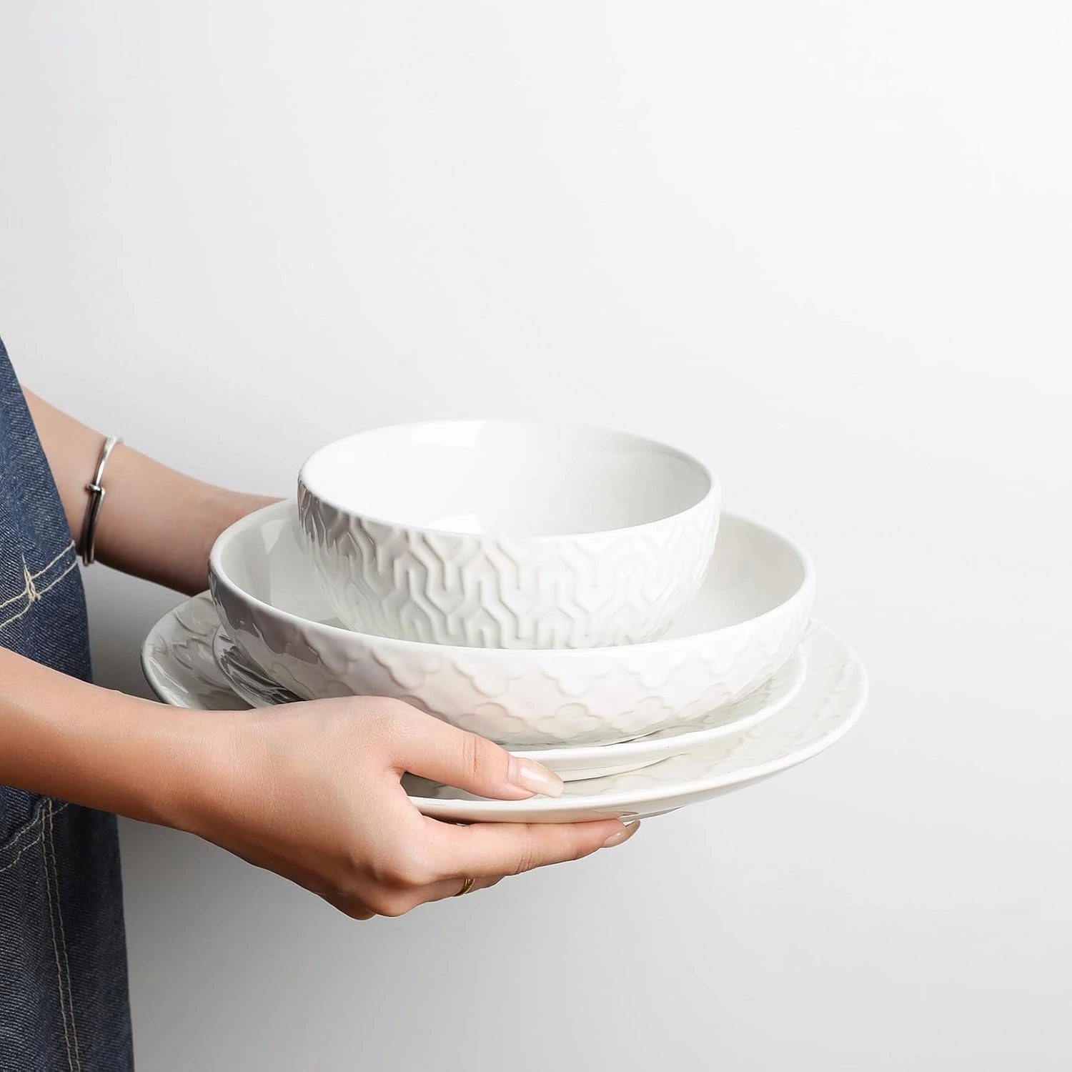 Sureasy Ceramic Dinnerware Set for 4-16 Pieces Embossed Plates and Bowls Sets, Scratch Resistant Dish Set, Microwave, Oven & Dishwasher Safe, White
