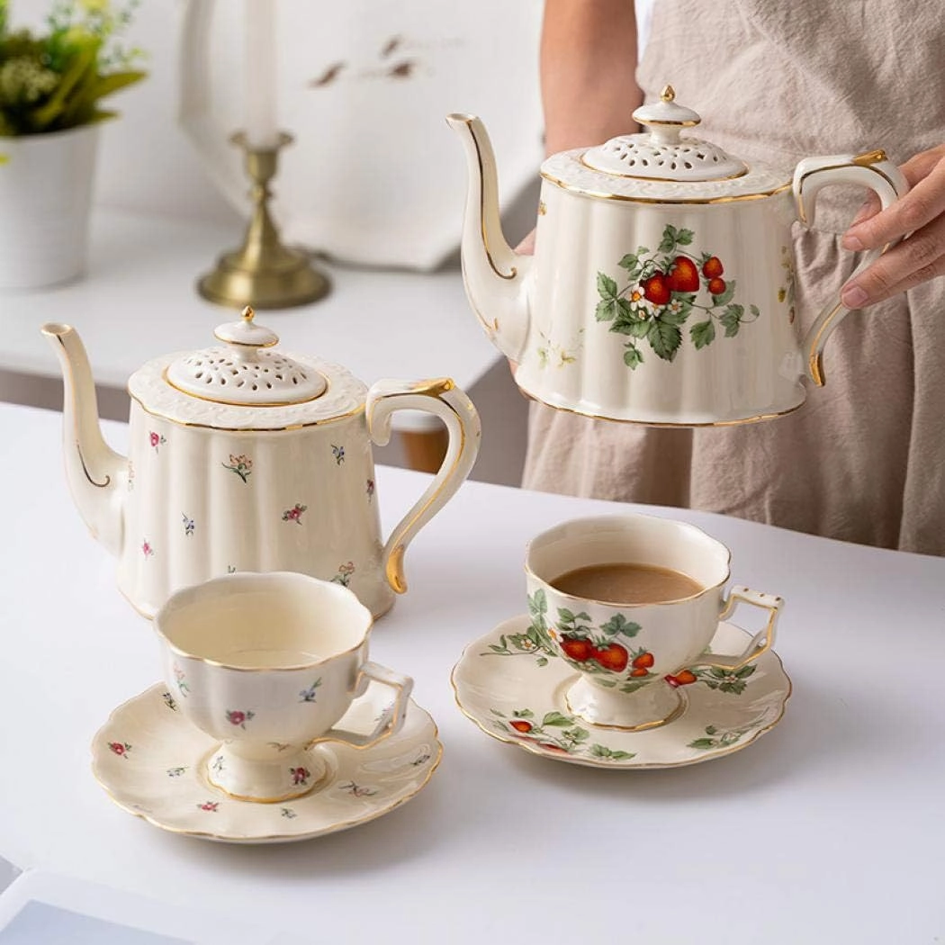 Tmore Vintage Porcelain Tea Set - Strawberry Pattern, 220ml Coffee Cup   Saucer   Teaspoon