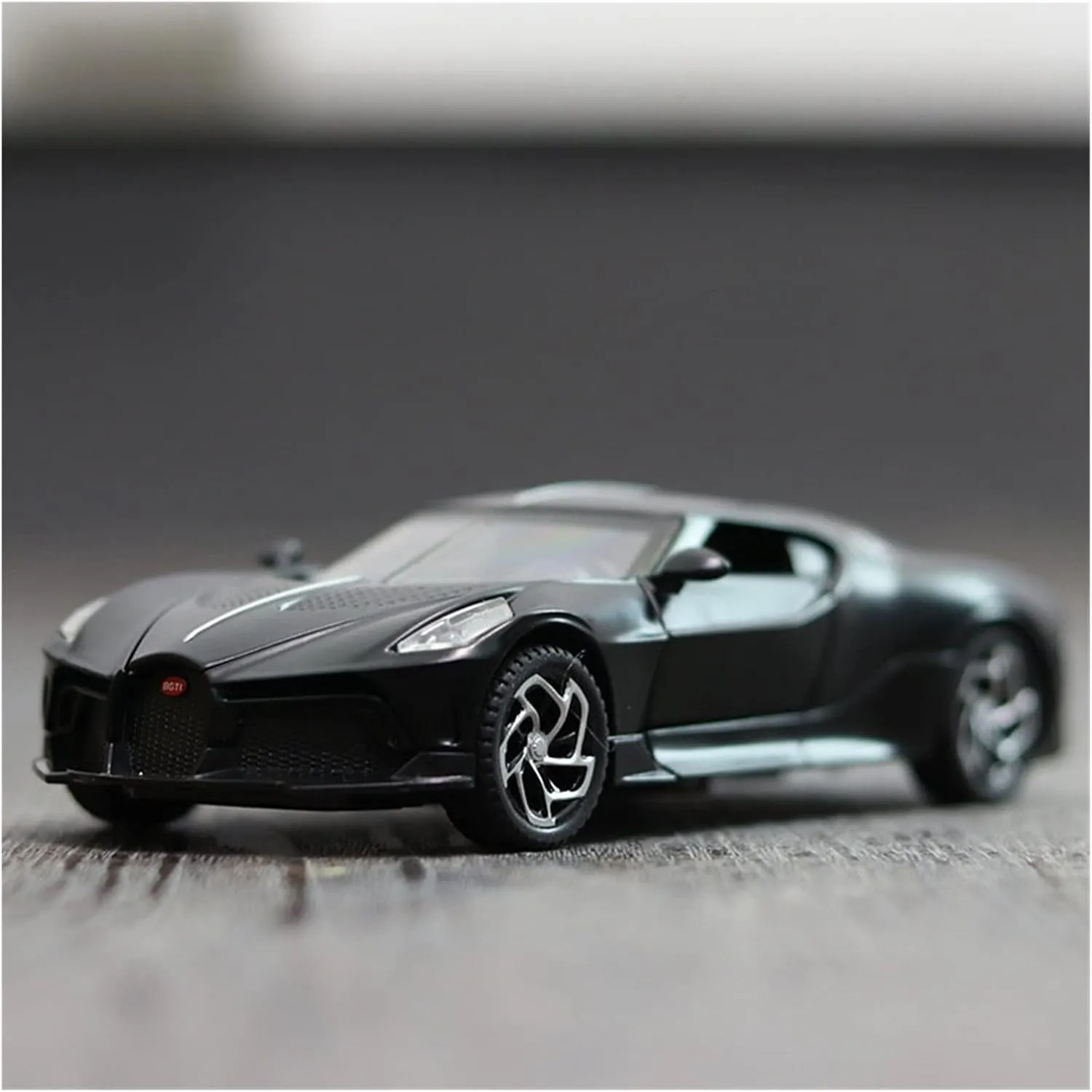 Toy car Model 1/32 for Bugatti La Voiture Noire Sport Car Model Toys Alloy Diecast Sport Car with Pull Back Sound Light (Color : Bright Black)