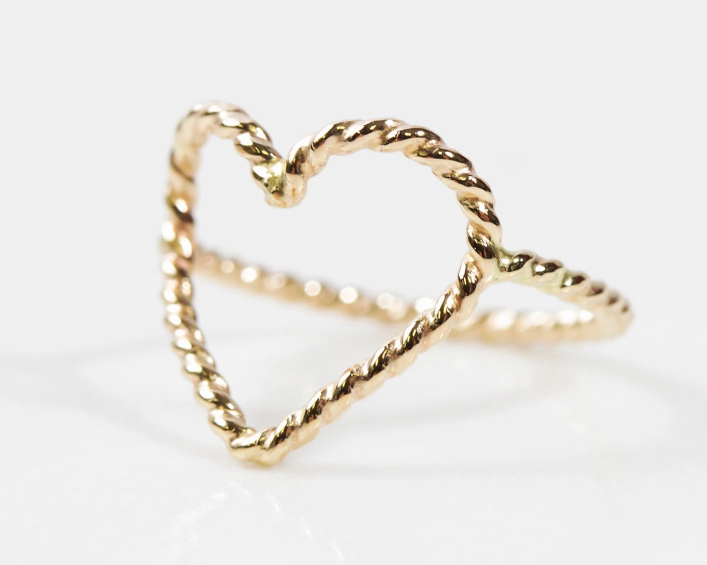 Twisted Simple Heart Ring